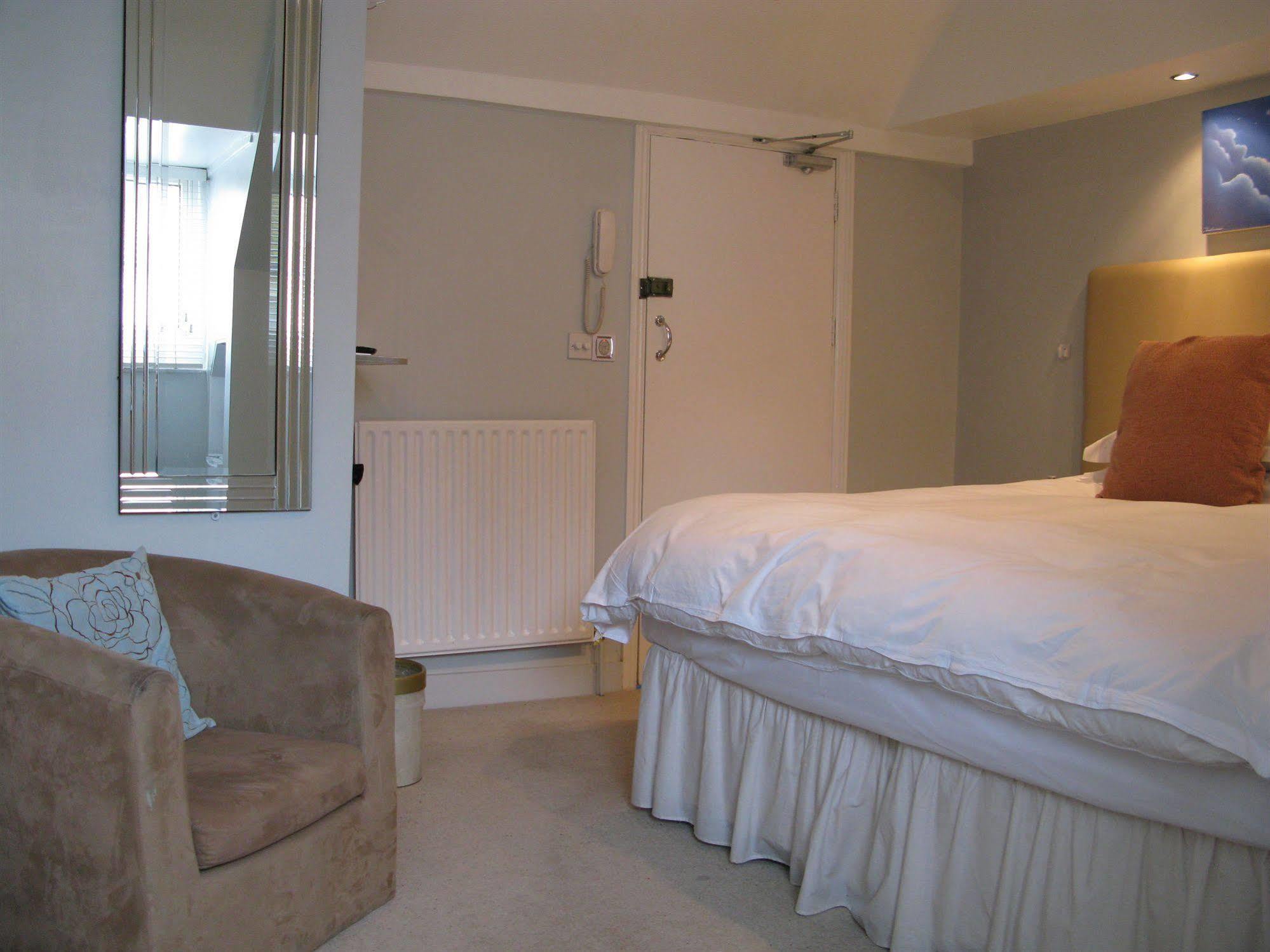 Oyo Lifestyle Hotel Sea Breeze Brighton Dış mekan fotoğraf
