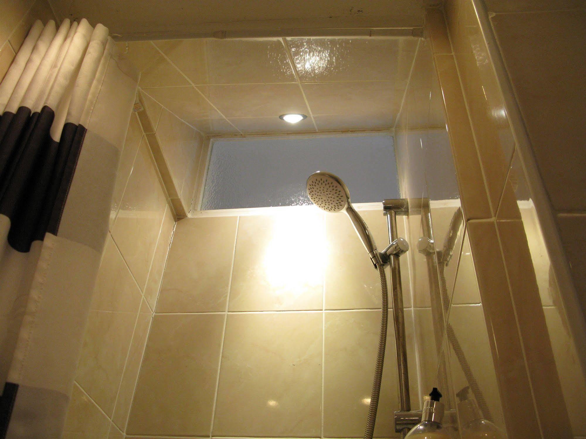Oyo Lifestyle Hotel Sea Breeze Brighton Dış mekan fotoğraf