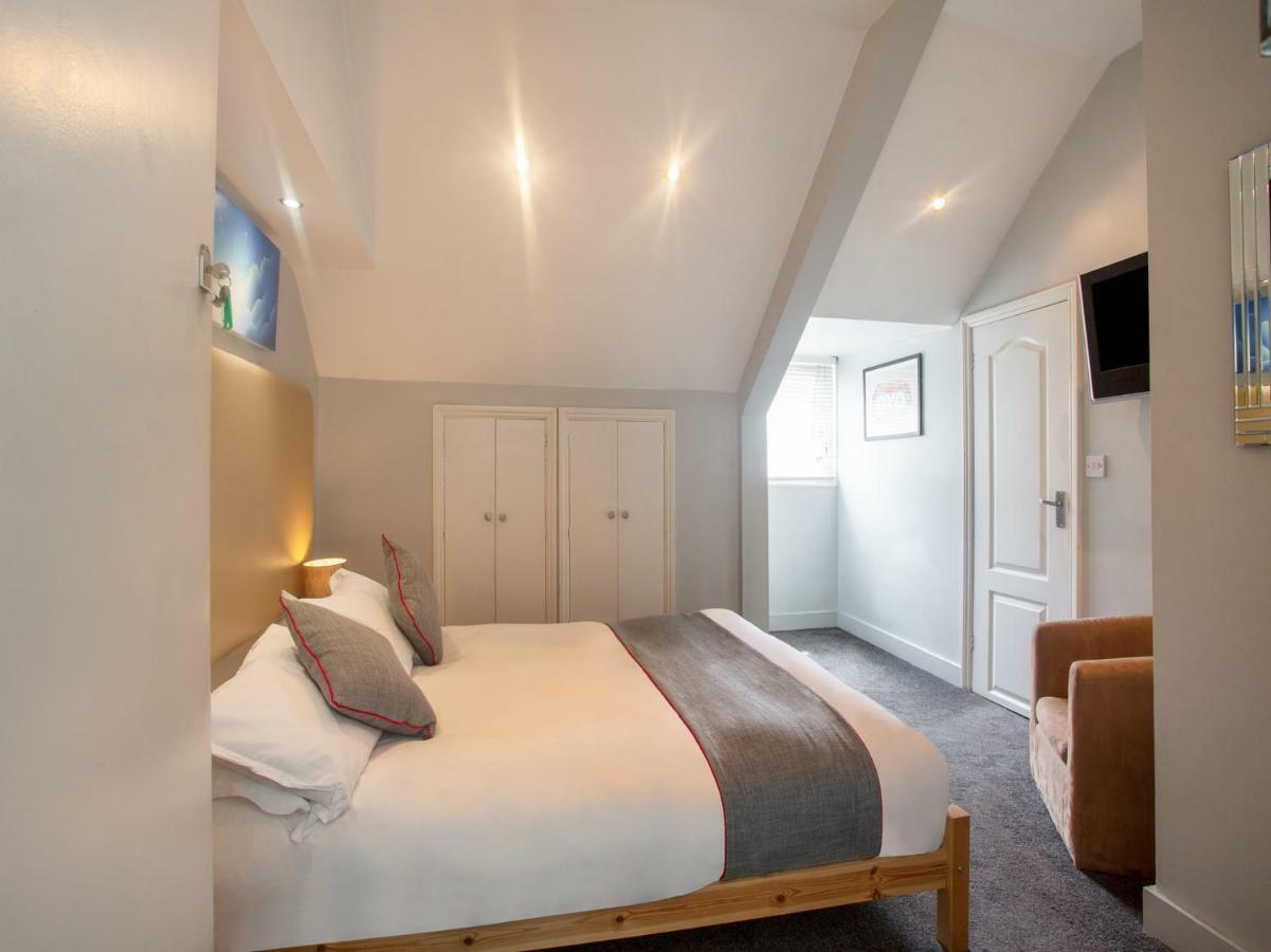 Oyo Lifestyle Hotel Sea Breeze Brighton Dış mekan fotoğraf